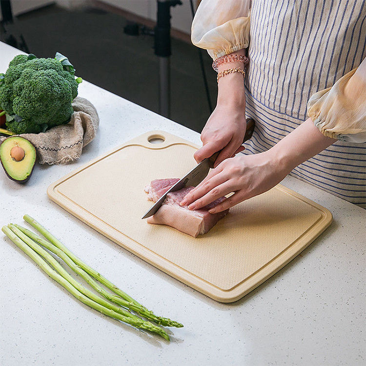 Wholesale custom biodegradable rice husk board compostable kitchen home tableware chopping board set